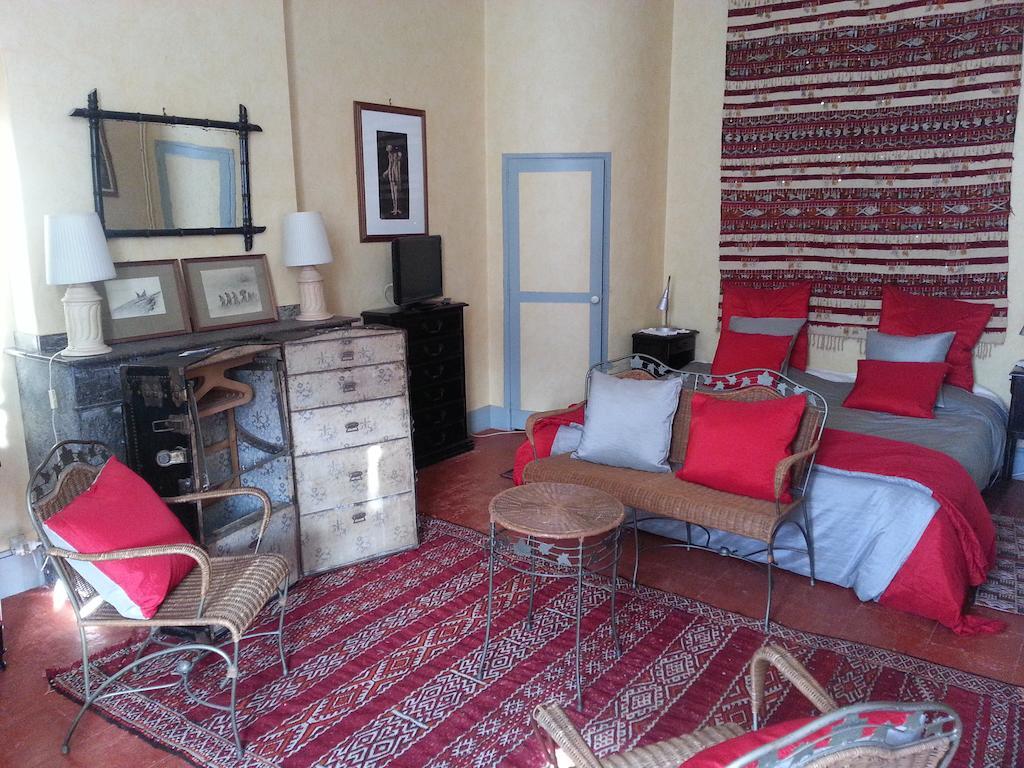 La Maison De L'Oenologue Poucharramet Номер фото